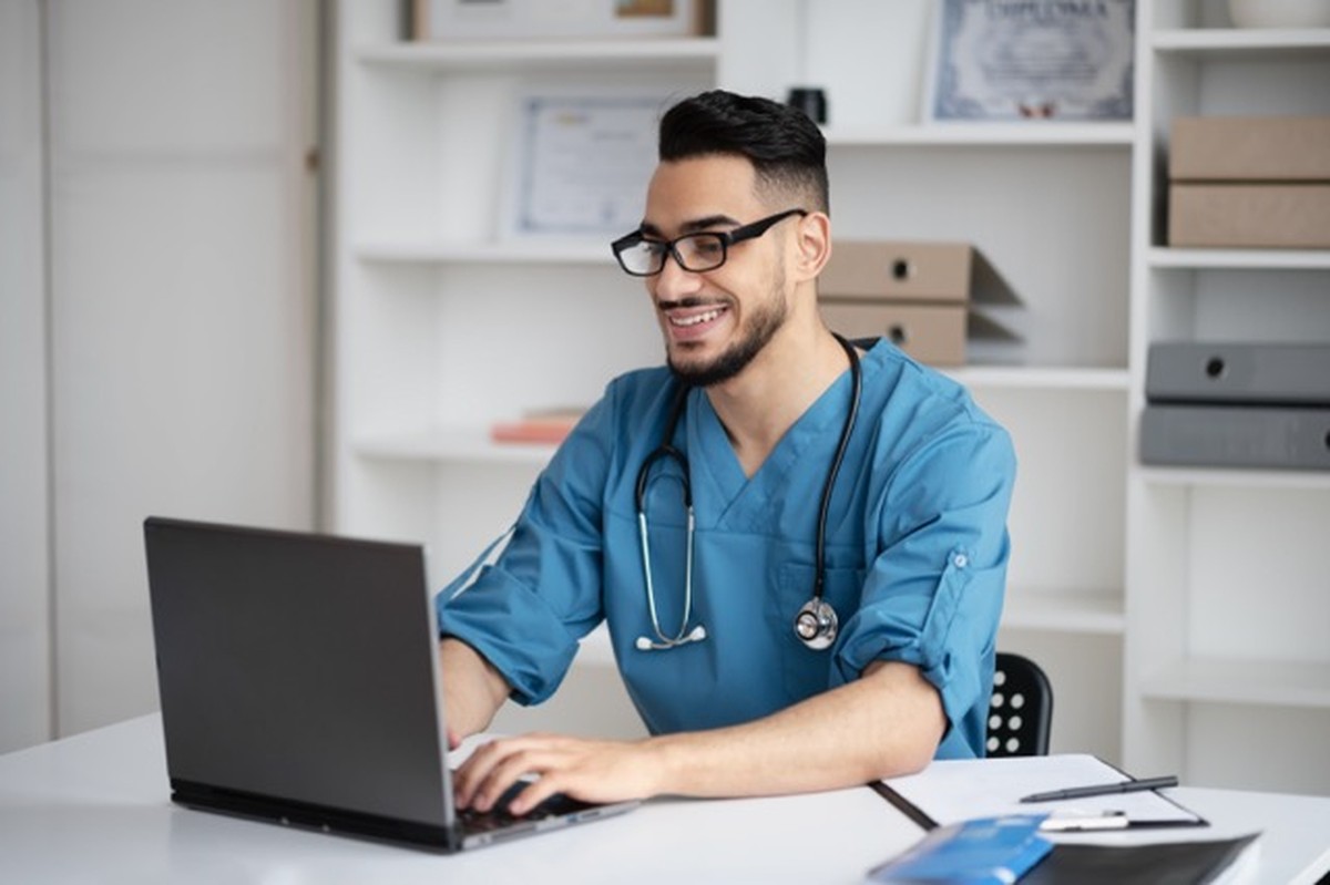 Médicos Empreendedores: Como a Gestão Estratégica Está Transformando o Futuro da Medicina no Brasil