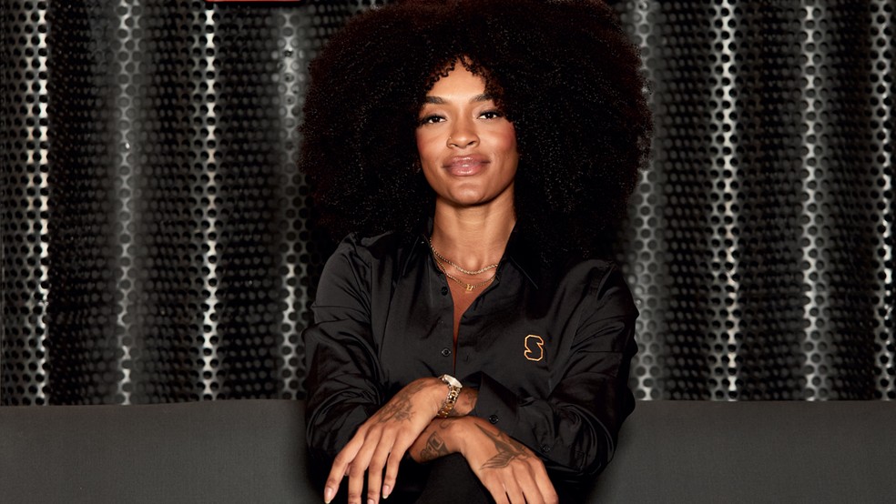 FORÇA - Com mais de 5 milhões de seguidores, Patrícia Ramos chamou a atenção ao ganhar 25 kg de massa magra e transformou sua influência em convite para ser sócia da rede Silva Gym, no Rio — Foto: Viviane Dente/Divulgação