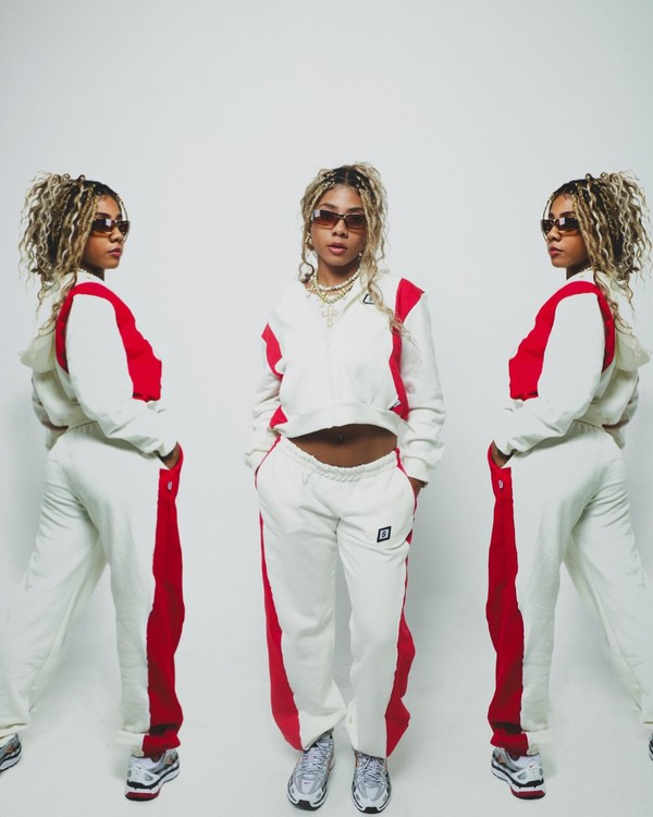 Sucesso na música, rapper AJULIACOSTA é dona de marca de moda que ...