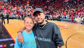 Filho de Neymar, Davi Lucca lança marca de dinossauros em 3D