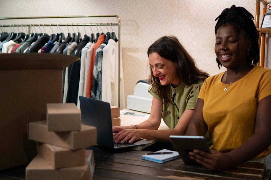 E-commerce movimentou R$ 196,1 bilhões em 2023