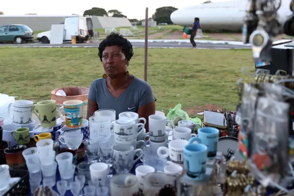 Tânia Bispo fala sobre artesanato de Brasília — Foto: Valter Campanato/Agência Brasil