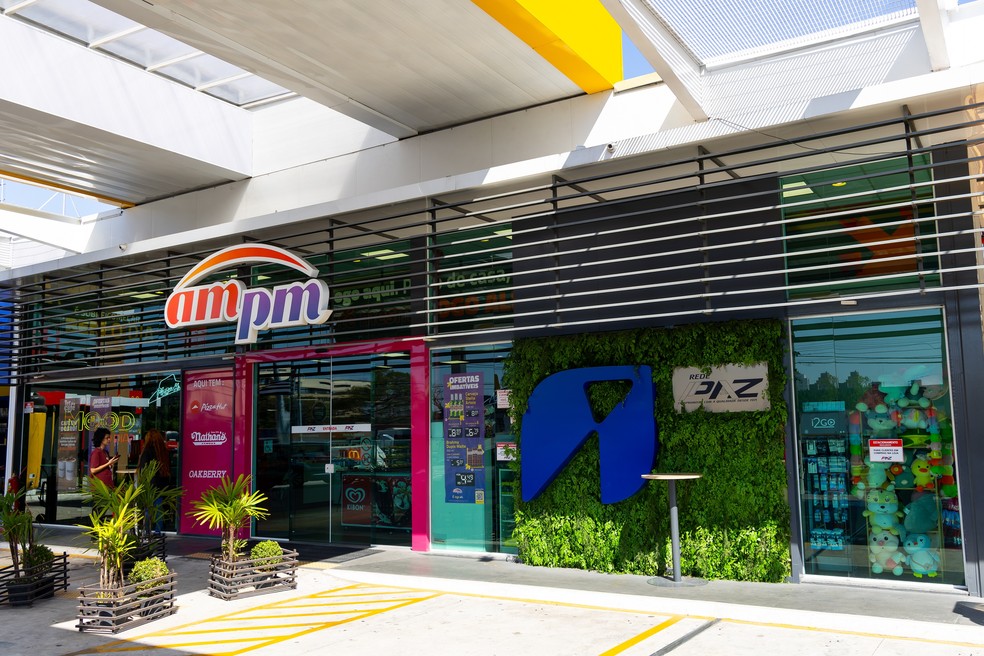 AmPm, da Ipiranga, é a maior rede de lojas de conveniência do Brasil, segundo a ABF — Foto: Alexandre Lico