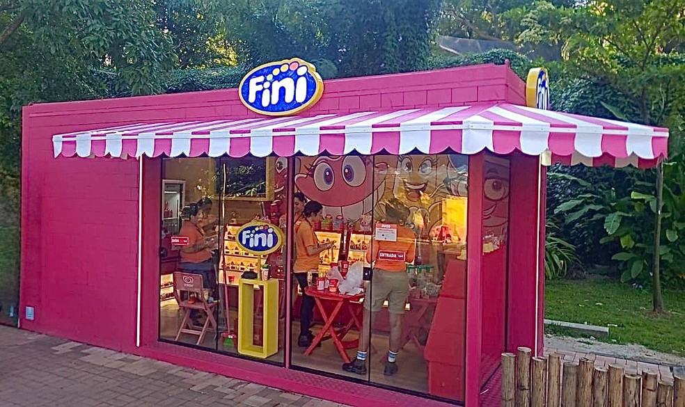 Loja da Fini montada com os tijolos de plástico reciclado da Umbloco — Foto: Divulgação