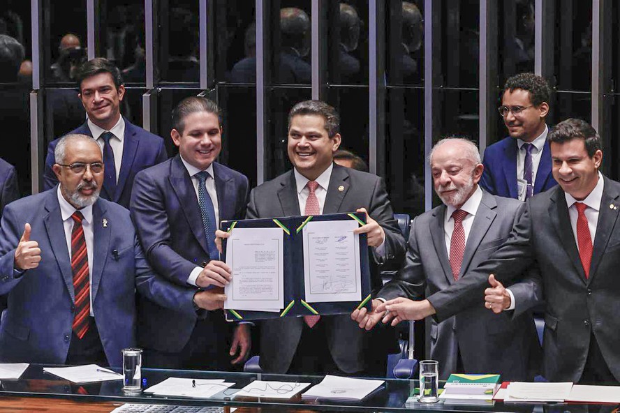 Representação gráfica de calendário de trabalho com duas folgas semanais