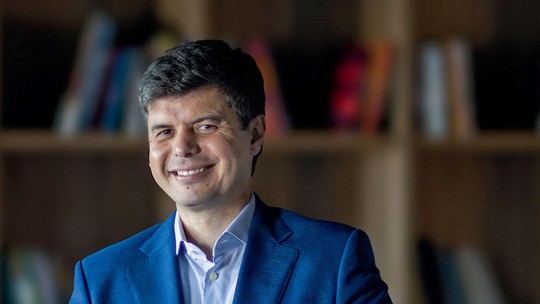 'Jornada será cada vez mais conversacional', projeta Frederico Trajano sobre impacto da IA nos negócios