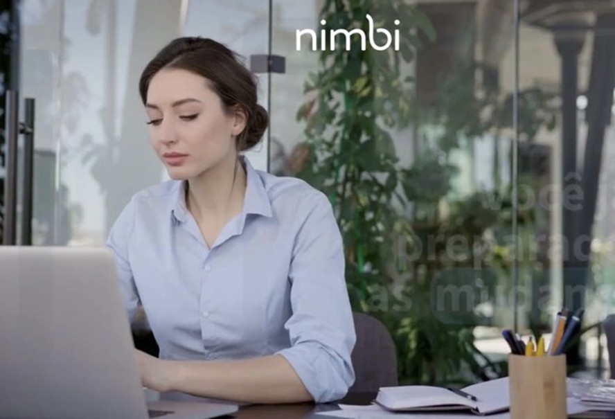 Executivos da Nimbi e Crown Embalagens discutindo automação de compras