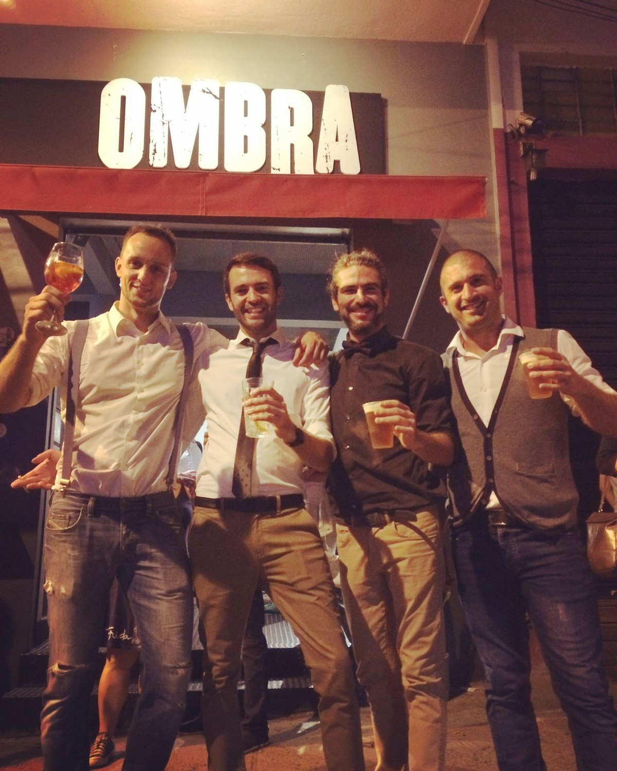 Gli italiani guadagnano 1,2 milioni di R$ con un bar che porta l ...