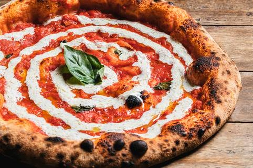 O brasileiro premiado por fazer 'melhor pizza da Europa fora da Itália' -  BBC News Brasil
