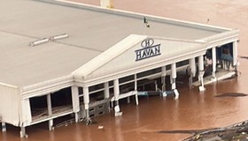 Veja antes e depois da loja da Havan atingida por enchente