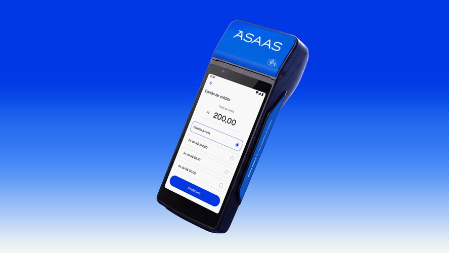 Maquininha de cartão Asaas Smart sobre balcão de loja