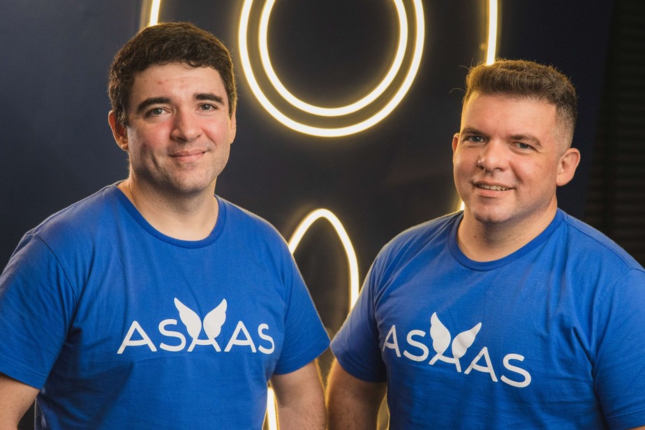 Asaas compra a HelenaCRM por R$ 150 milhões e aposta em CRM agêntico para PMEs