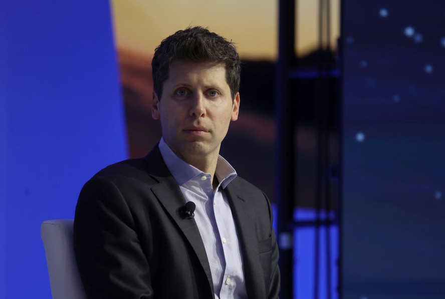 Sam Altman e Dario Amodei discursando na ONU sobre riscos da inteligência artificial