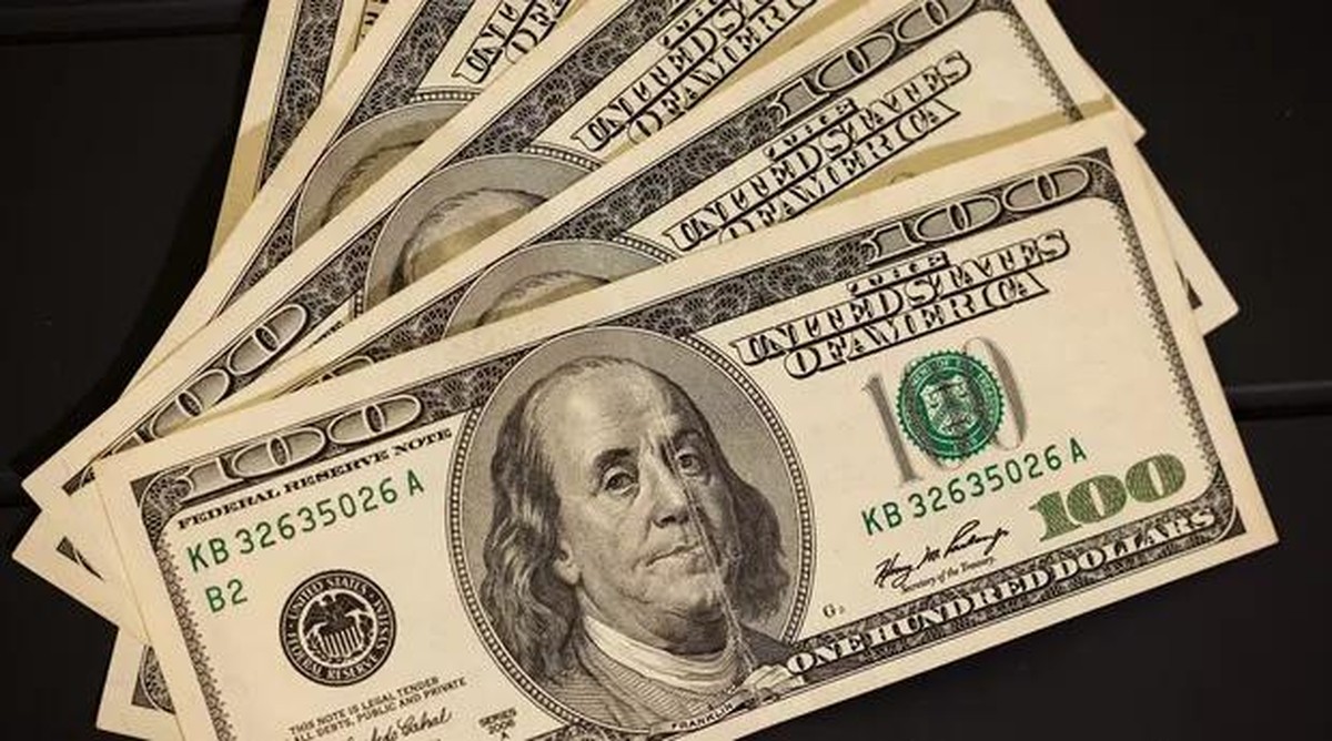 Dólar hesita mas cai após Fed e BCE Economia PEGN