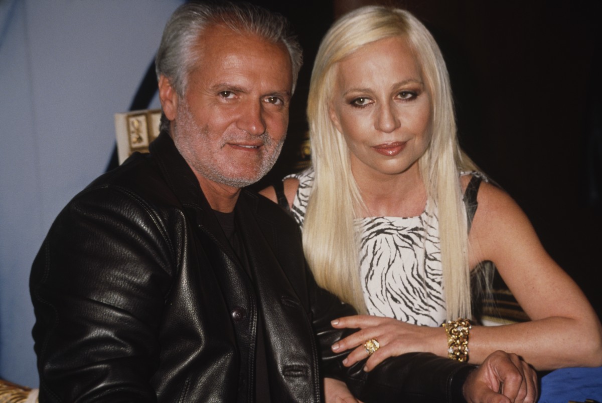 Quem criou a Versace, marca comprada pela Prada por US$ 1,4 bilhão