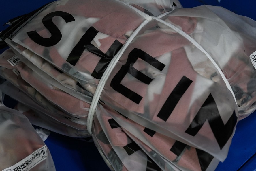 Shein anuncia investimento de R$ 750 milhões para produzir roupas