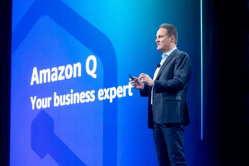 Amazon lança assistente de trabalho baseada em IA generativa