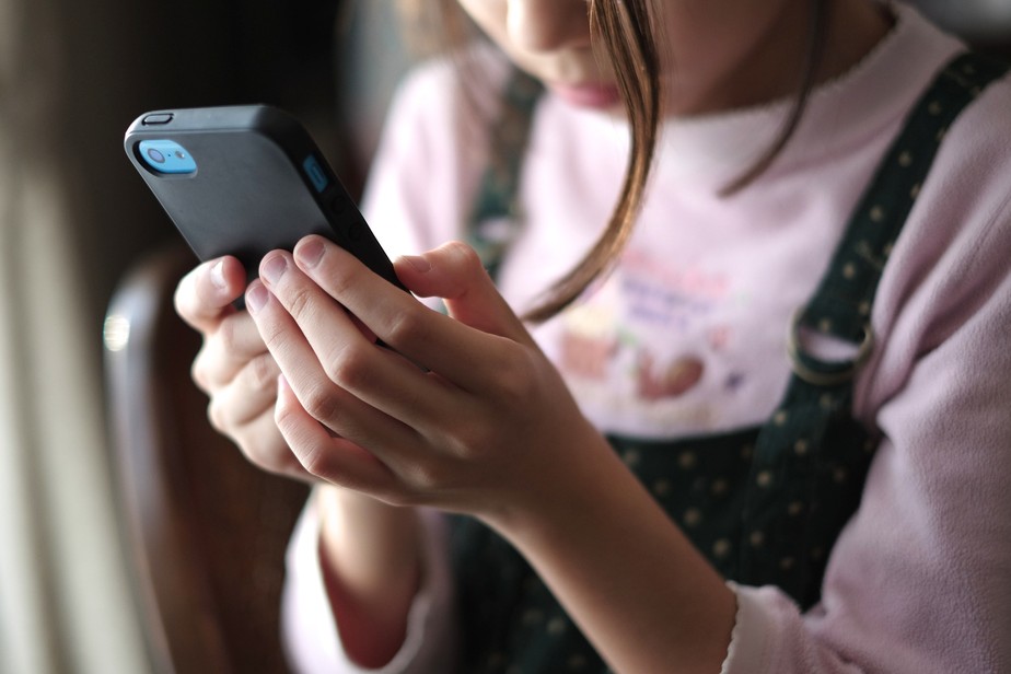 Criança gasta quase R$ 82 mil com itens de jogo de celular