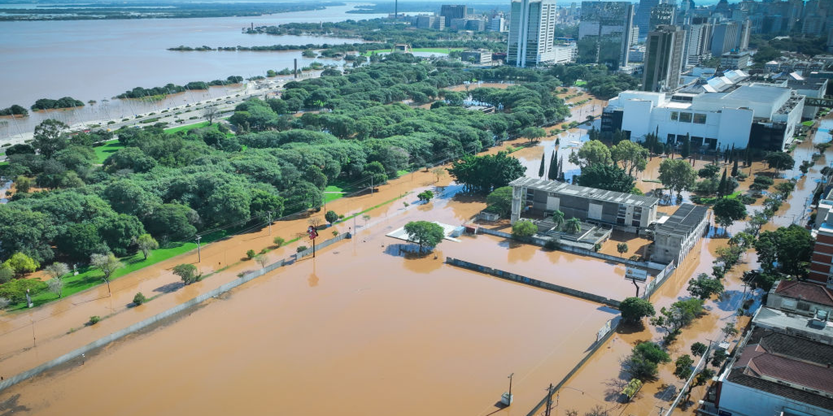 Cerca de 600 mil micro e pequenas empresas foram afetadas pelas chuvas no RS, estima Sebrae