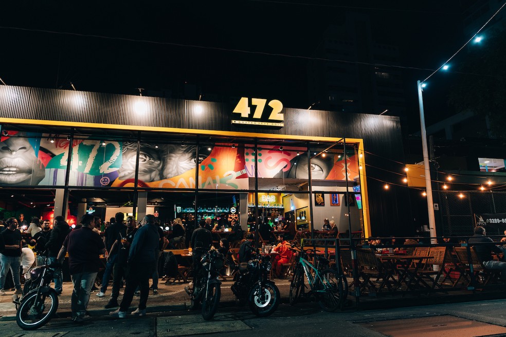 Fachada do 472 Bar, em Santos — Foto: @UnlockFilms/Divulgação