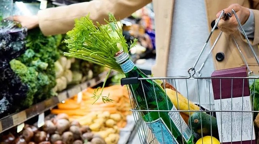Com recuo de alimentos, infla&ccedil;&atilde;o acumulada &eacute; menor para os mais pobres |  Economia | PEGN