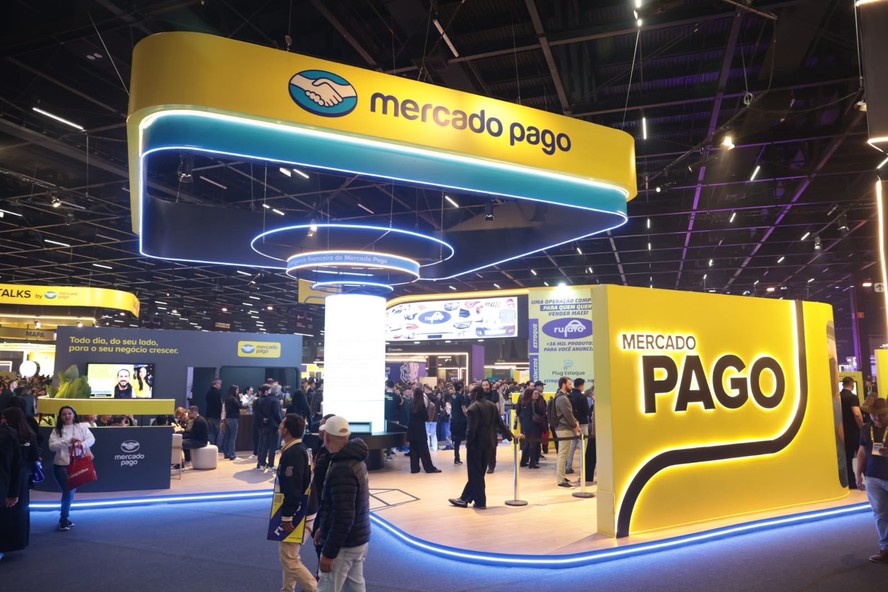 Logo do Mercado Pago e ícones financeiros representando crédito e gestão empresarial