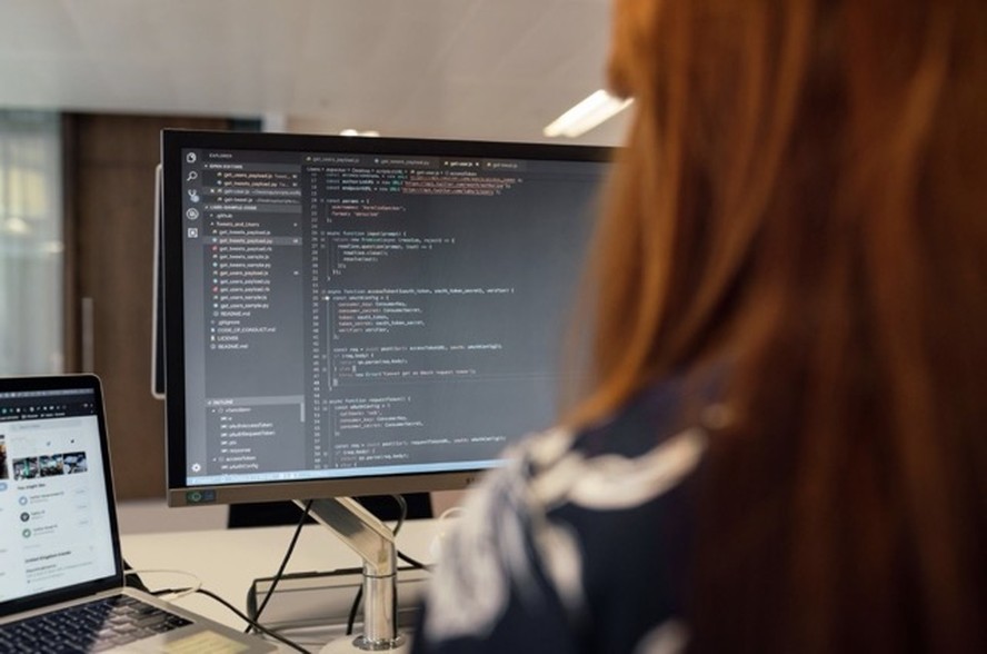 IA transforma software houses em consultorias de arquitetura