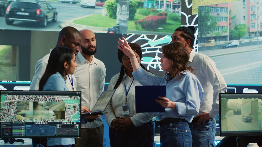 Infraestrutura tecnológica e servidores em data center moderno