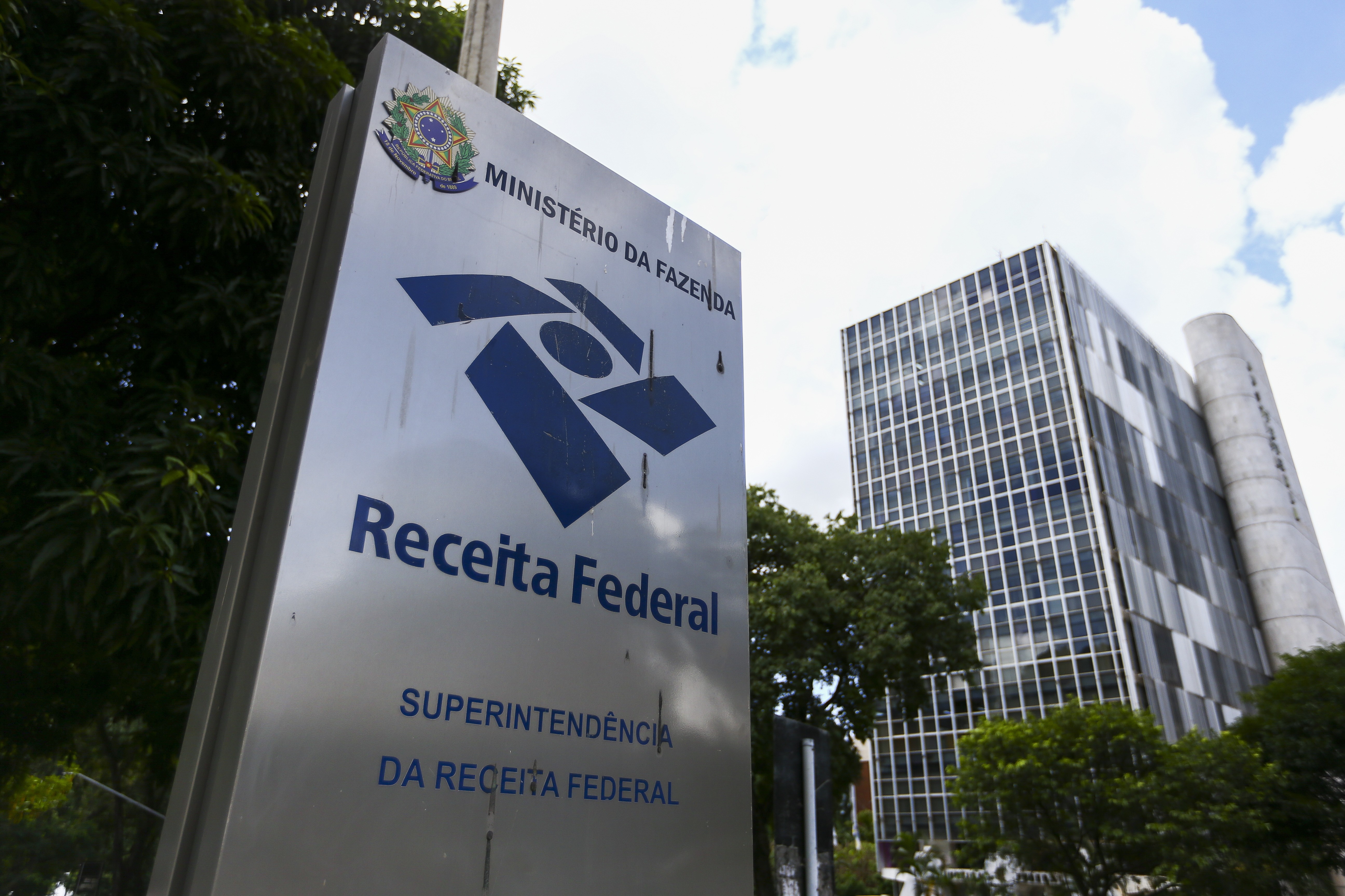 Receita Federal lança APIs da CBS para gestão tributária