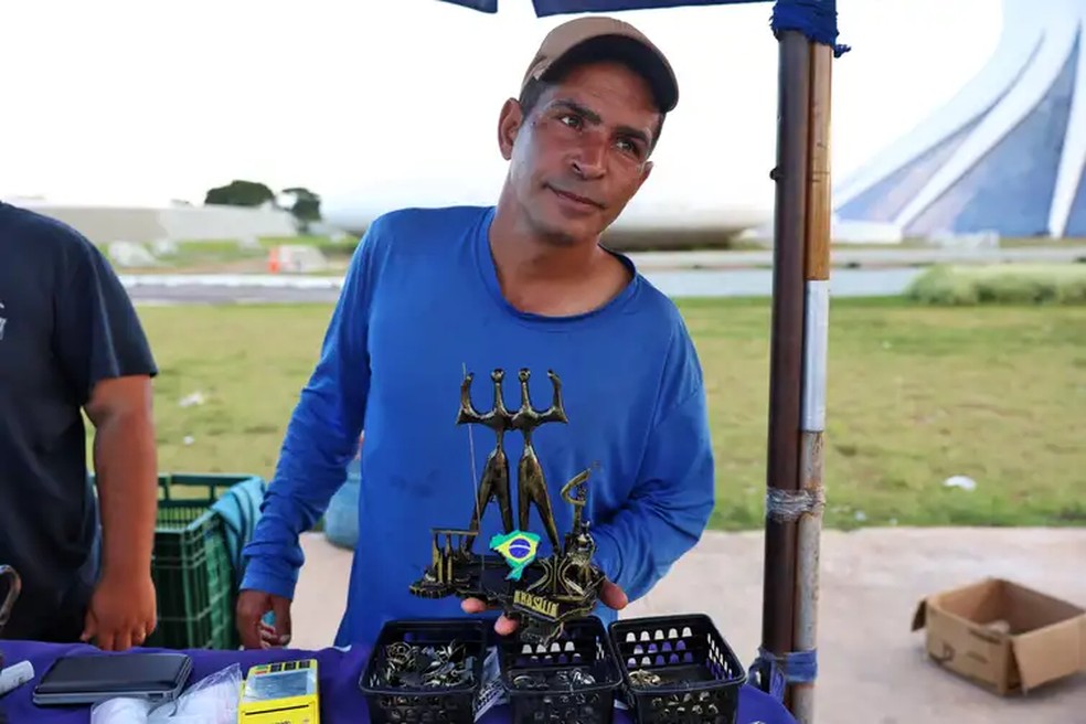 Rodrigo Gomes, mostra seu Mapa Candango — Foto: Valter Campanato/Agência Brasil