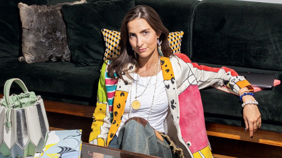 TRASFORMAÇÃO - Na Ryzí, que cria produtos a partir de couro reaproveitado, Luiza Mallmann usou IA para reposicionar o negócio — Foto: Juliana Frug